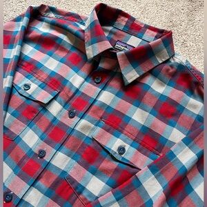 Mens Patagonia Mid-Weight Plaid Button Up Shirt Size Medium Like NEW